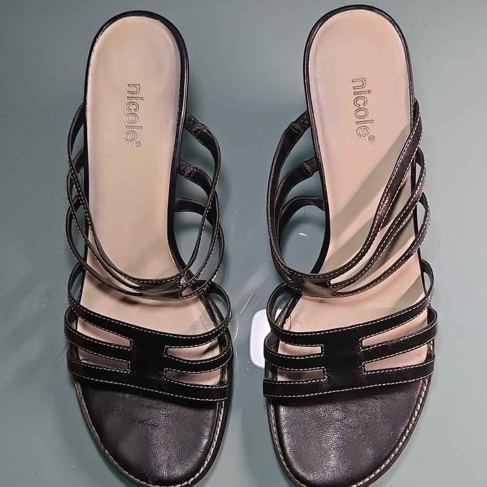 Nicole Padlock Black Leather Strappy Wedge Sandals. Size 9
